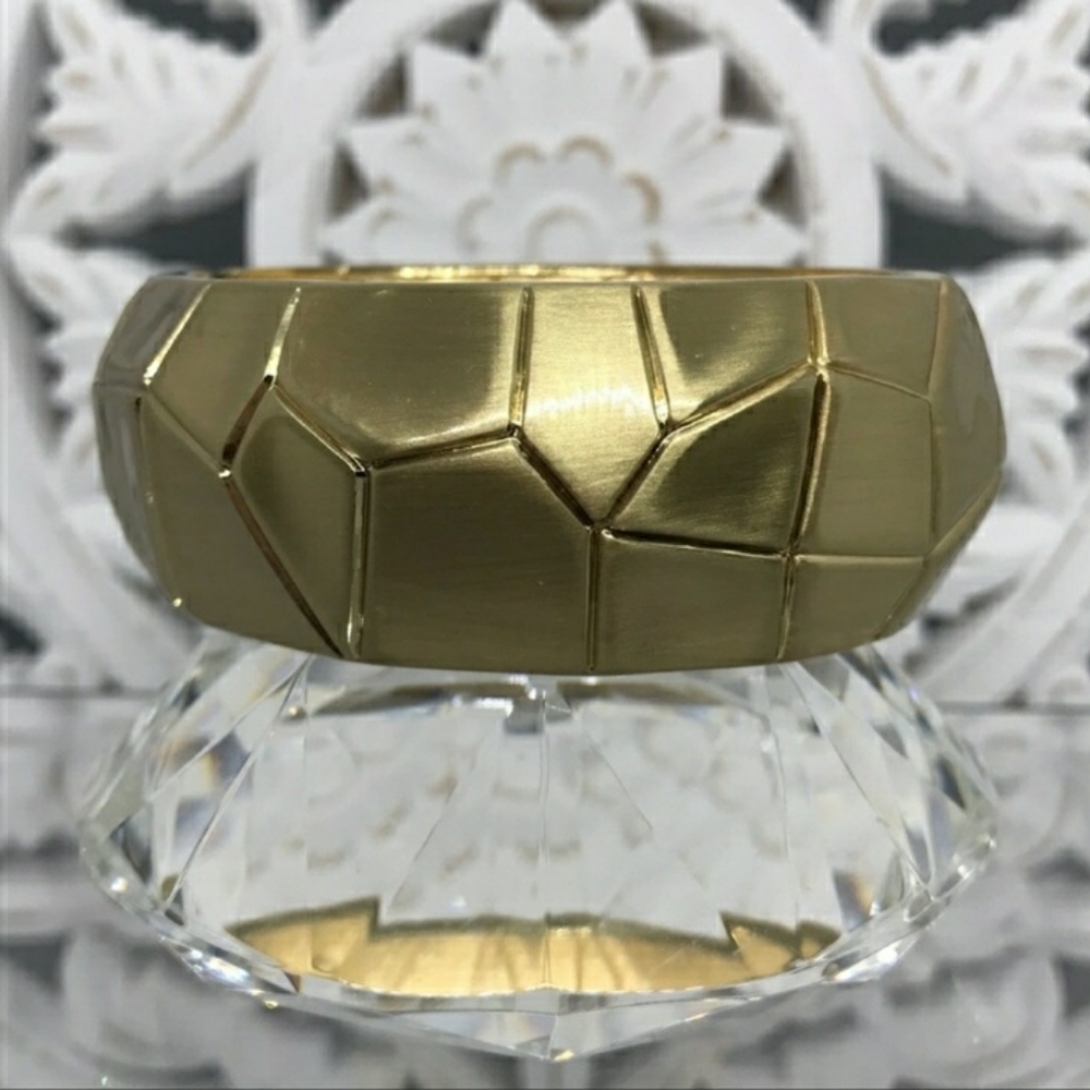 NWOT Bangle